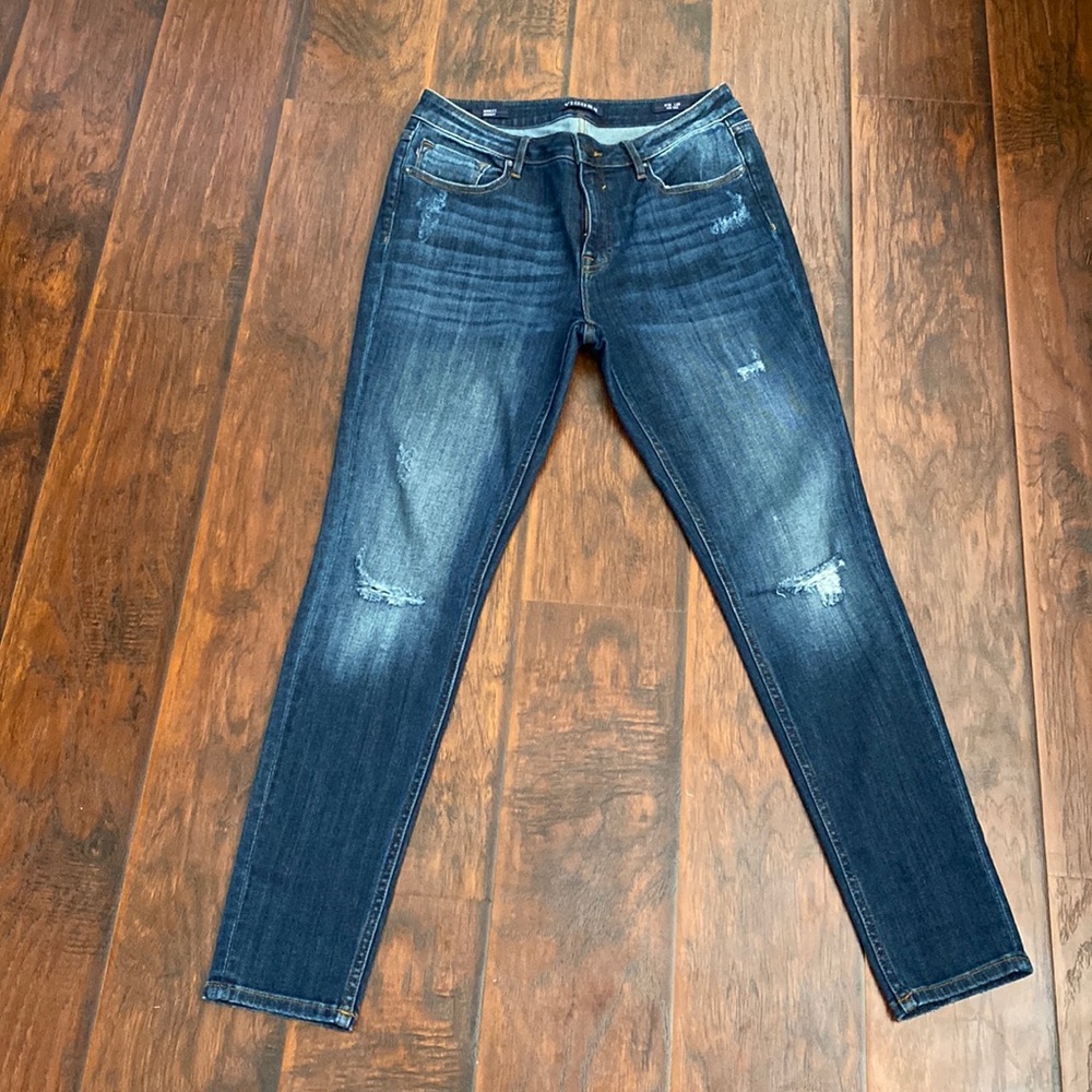 Mid-rise Distressed Jeans